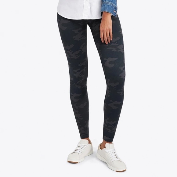 SPANX Look at Me Now Seamless Camo Leggings Size S - Picture 1 of 4